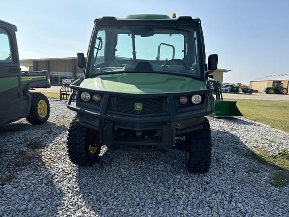 Image of John Deere XUV 835R equipment image 1