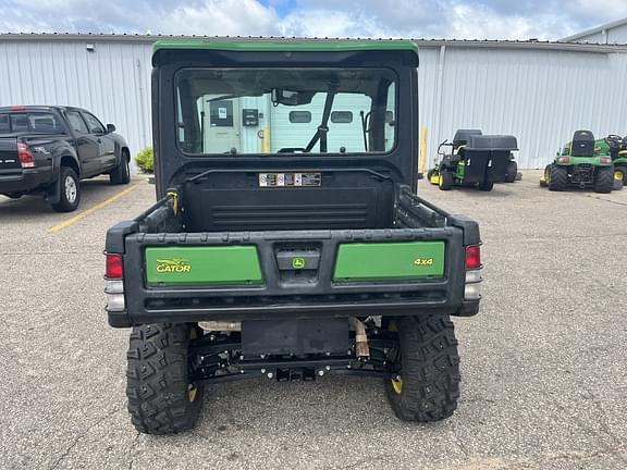 Image of John Deere XUV 835R equipment image 3