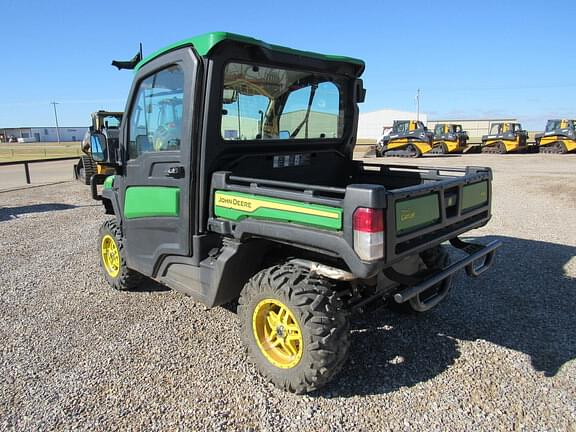 Image of John Deere XUV 835R equipment image 2