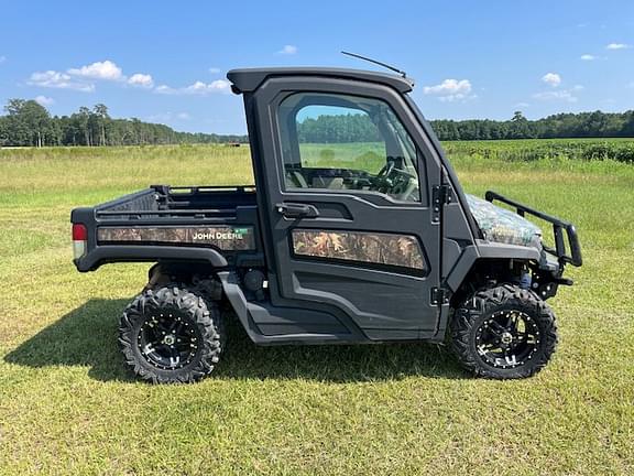 Image of John Deere XUV 835R equipment image 1