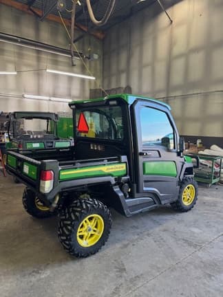 Image of John Deere XUV 835R equipment image 1