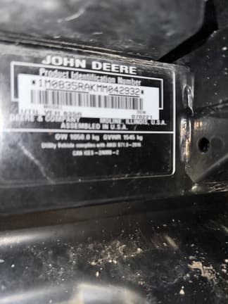 Image of John Deere XUV 835R equipment image 4