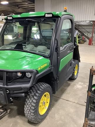 Image of John Deere XUV 835R equipment image 1