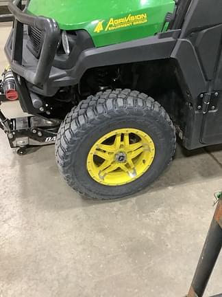 Image of John Deere XUV 835R equipment image 4