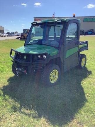 Image of John Deere XUV 835R equipment image 1