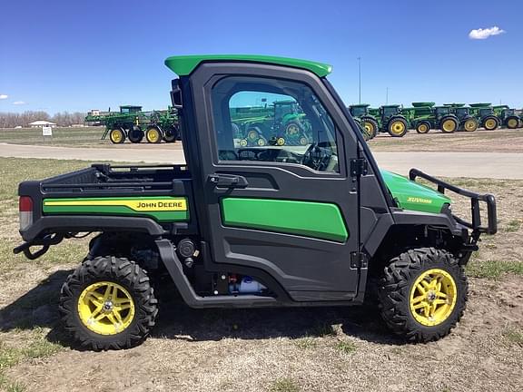 Image of John Deere XUV 835R equipment image 2