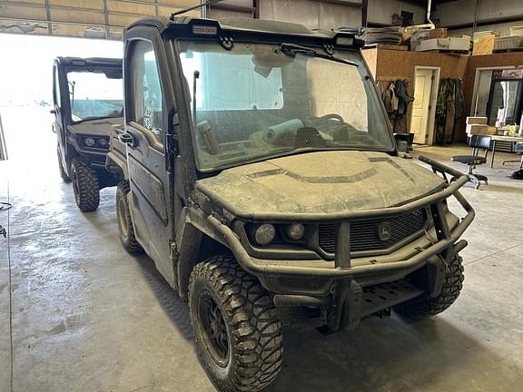 Image of John Deere XUV 835R equipment image 3