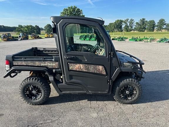 Image of John Deere XUV 835R equipment image 3