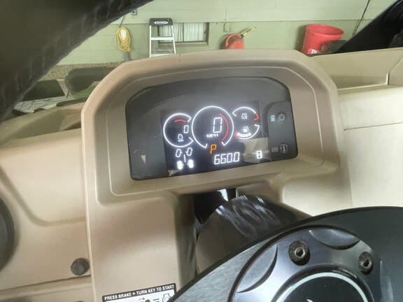 Image of John Deere XUV 835R equipment image 4