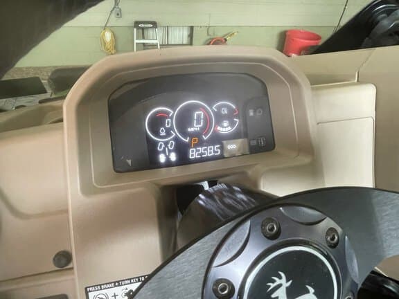Image of John Deere XUV 835R equipment image 3