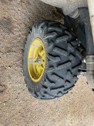 Image of John Deere XUV 835R equipment image 2