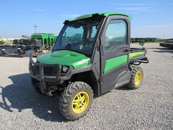 Main image John Deere XUV 835R