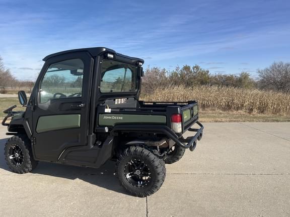 Image of John Deere XUV 835R equipment image 3