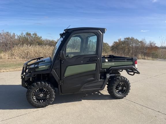 Image of John Deere XUV 835R equipment image 2