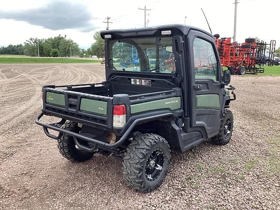 Image of John Deere XUV 835R equipment image 3