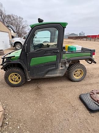 Image of John Deere XUV 835R equipment image 1