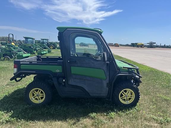 Image of John Deere XUV 835R equipment image 3