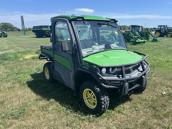 Image of John Deere XUV 835R equipment image 1