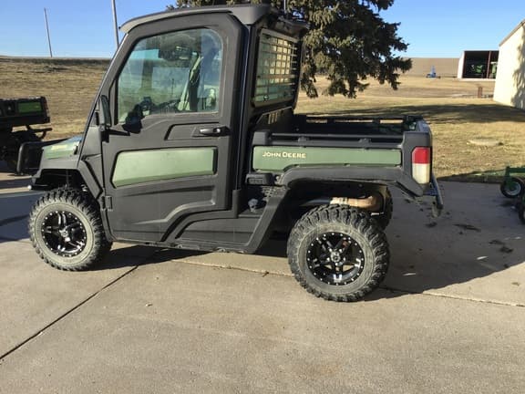 Image of John Deere XUV 835R equipment image 3