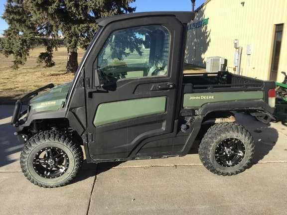 Image of John Deere XUV 835R equipment image 2