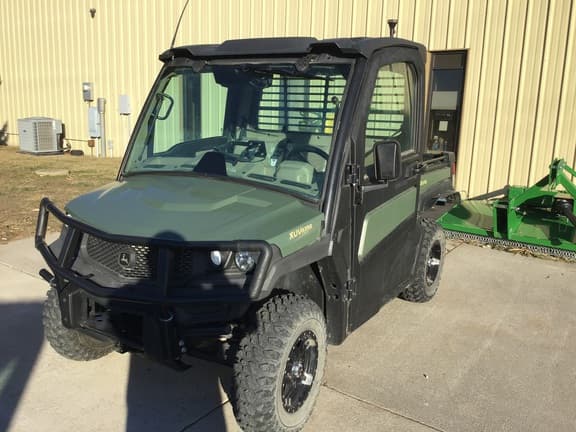 Image of John Deere XUV 835R equipment image 4