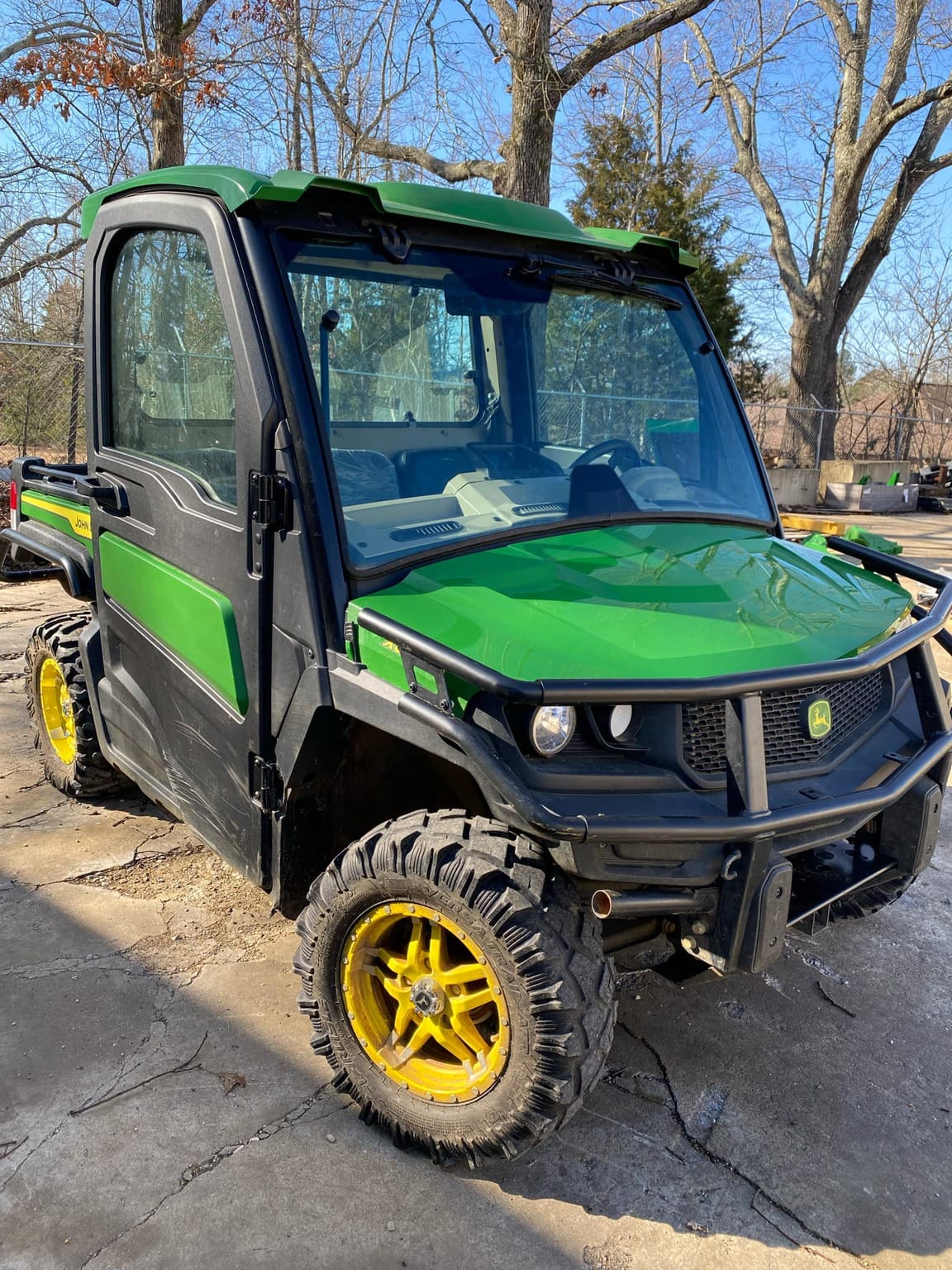 2021 John Deere XUV 835R Equipment Image0