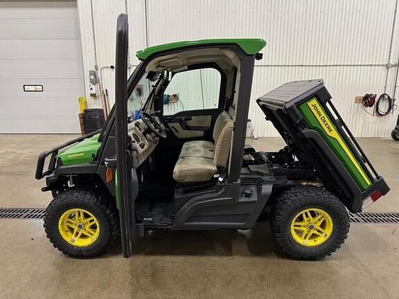 Image of John Deere XUV 835R equipment image 2
