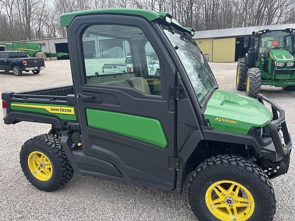 Image of John Deere XUV 835R equipment image 3