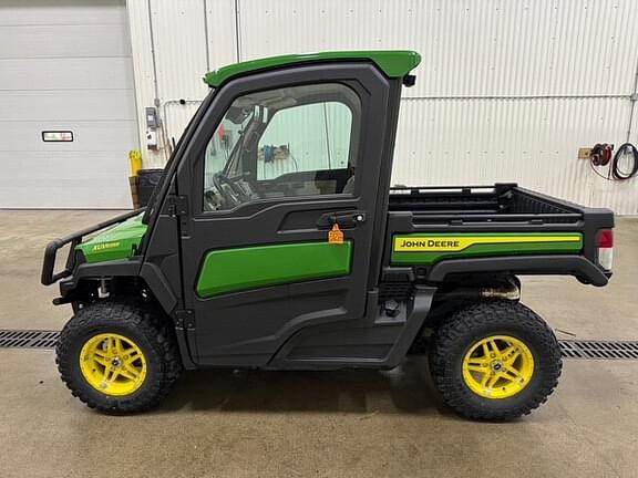 Image of John Deere XUV 835R equipment image 1