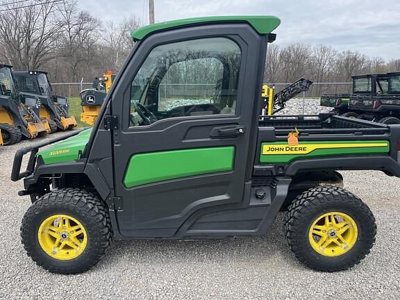 Image of John Deere XUV 835R equipment image 1