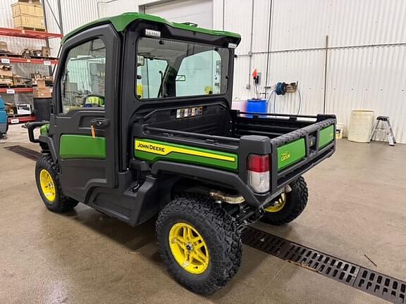 Image of John Deere XUV 835R equipment image 3