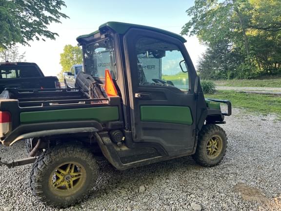 Image of John Deere XUV 835R equipment image 1