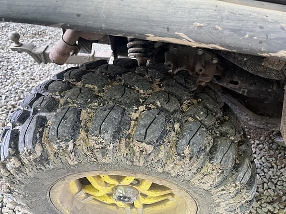 Image of John Deere XUV 835R equipment image 4