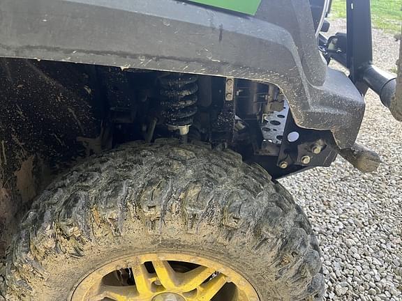 Image of John Deere XUV 835R equipment image 3