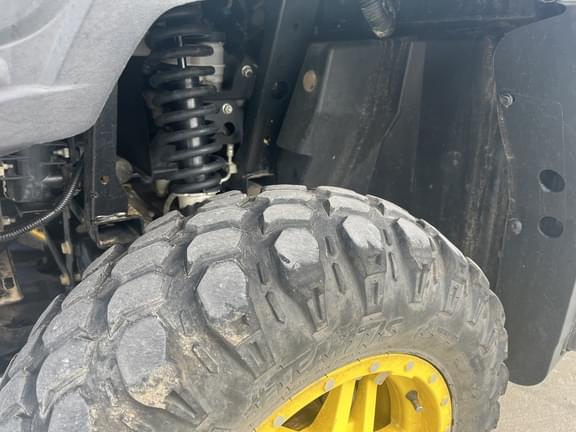 Image of John Deere XUV 835R equipment image 4