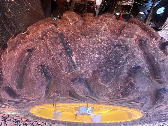 Image of John Deere XUV 835R equipment image 3