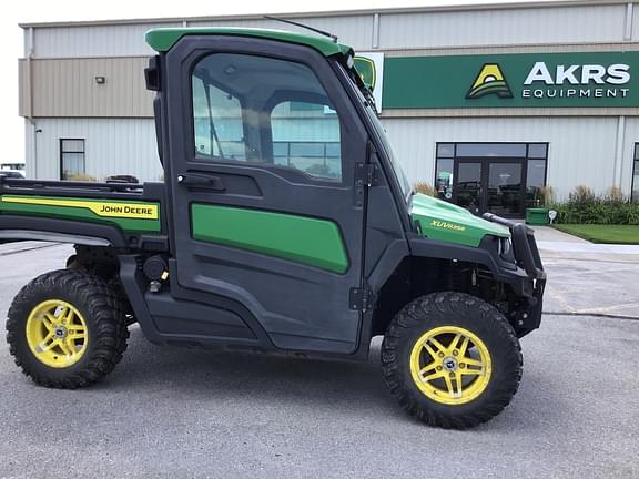 Image of John Deere XUV 835R equipment image 3