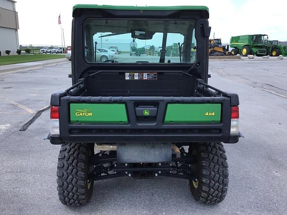 Image of John Deere XUV 835R equipment image 4