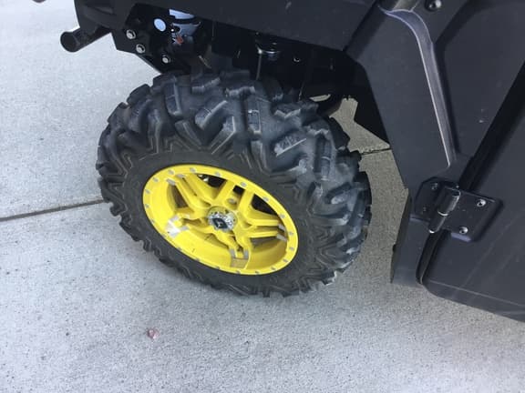 Image of John Deere XUV 835R equipment image 3