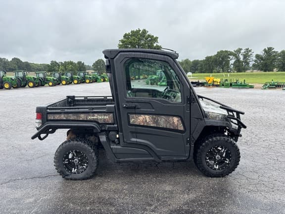Image of John Deere XUV 835R equipment image 1