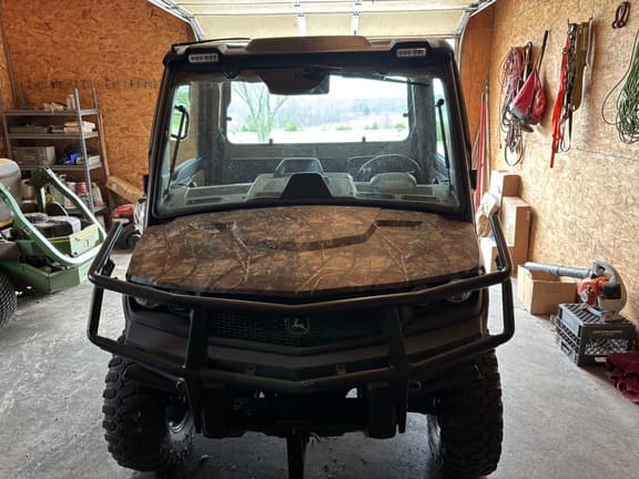 Image of John Deere XUV 835R Primary image