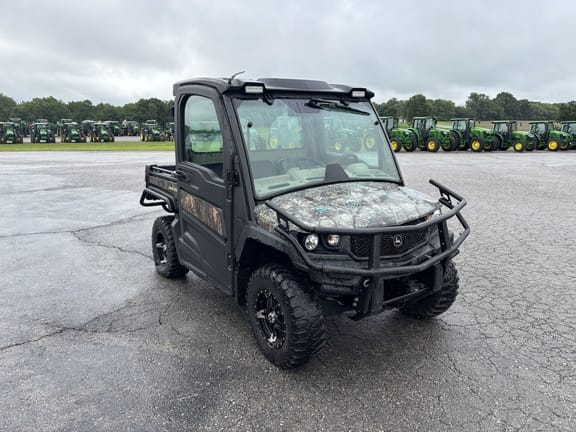 2021 John Deere XUV 835R Equipment Image0