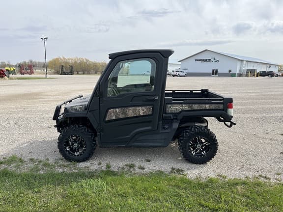 Image of John Deere XUV 835R equipment image 3