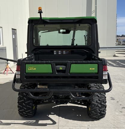 Image of John Deere XUV 835R equipment image 3