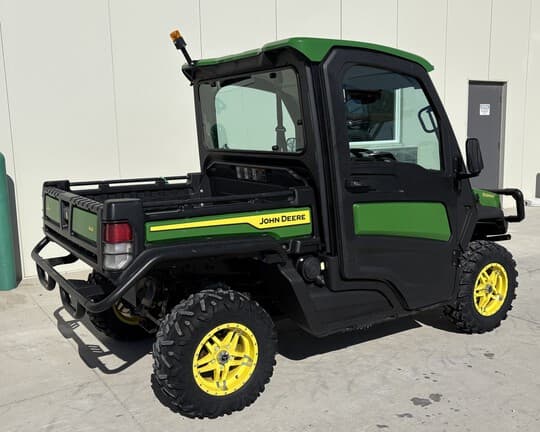 Image of John Deere XUV 835R equipment image 2