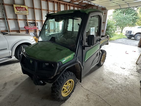 2021 John Deere XUV 835R Equipment Image0