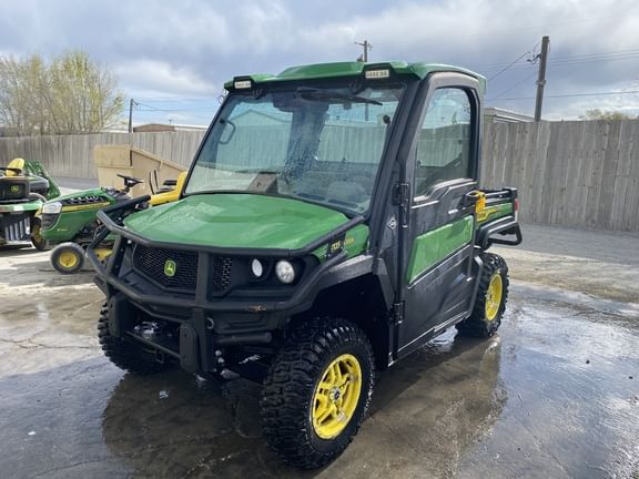 2021 John Deere XUV 835R Equipment Image0