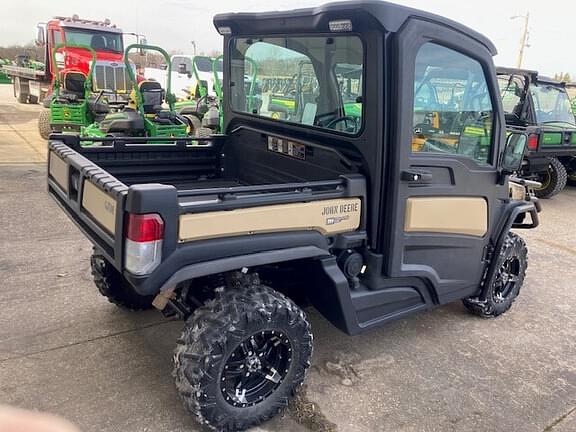 Image of John Deere XUV 835R equipment image 3