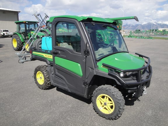2021 John Deere XUV 835R Equipment Image0