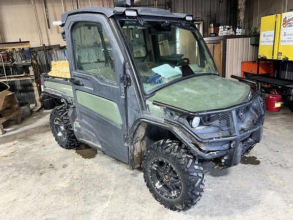 Image of John Deere XUV 835R equipment image 1